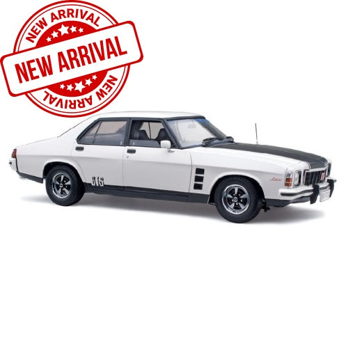 CLASSIC CARLECTABLES 1:18 HOLDEN HX MONARO GTS SEDAN - COTILLION WHITE