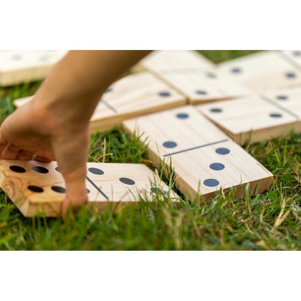 FORMULA SPORTS - WOODEN DOMINOES