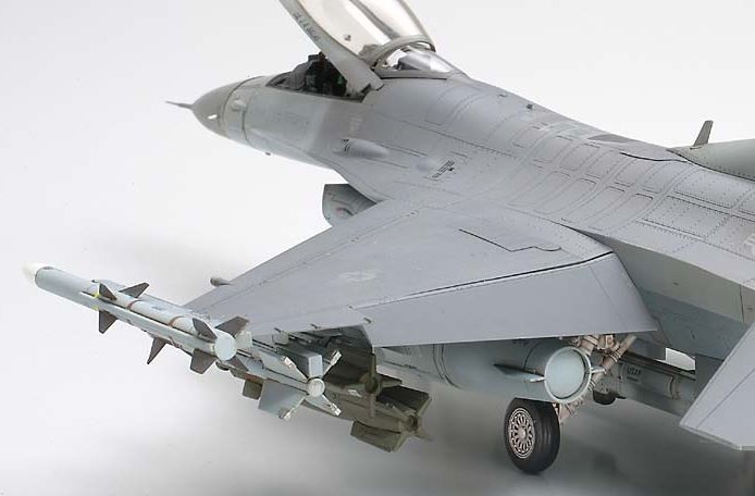 TAMIYA 1:48 LOCKHEED MARTIN F-16C BLOCK 25/32 FIGHTING FALCON ANG