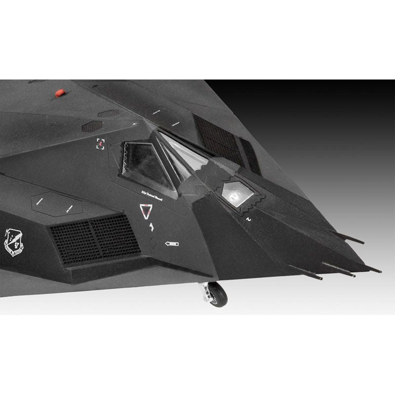 REVELL 1/72 F-117A NIGHTHAWK STEALTH FIGHTER